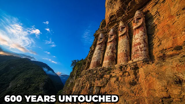 What Are the Chachapoya Sarcophagi at Karajia?